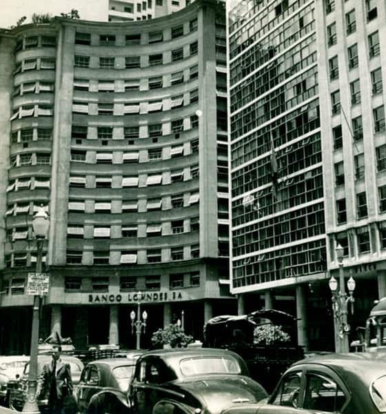 Prédio do banco Lowndes, no Rio de Janeiro, por volta de 1945